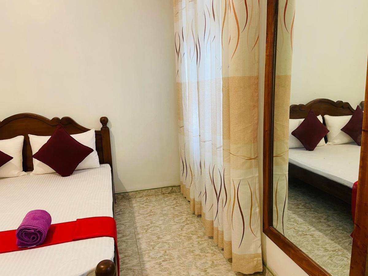 Ivana Homestay Kandy Zewnętrze zdjęcie