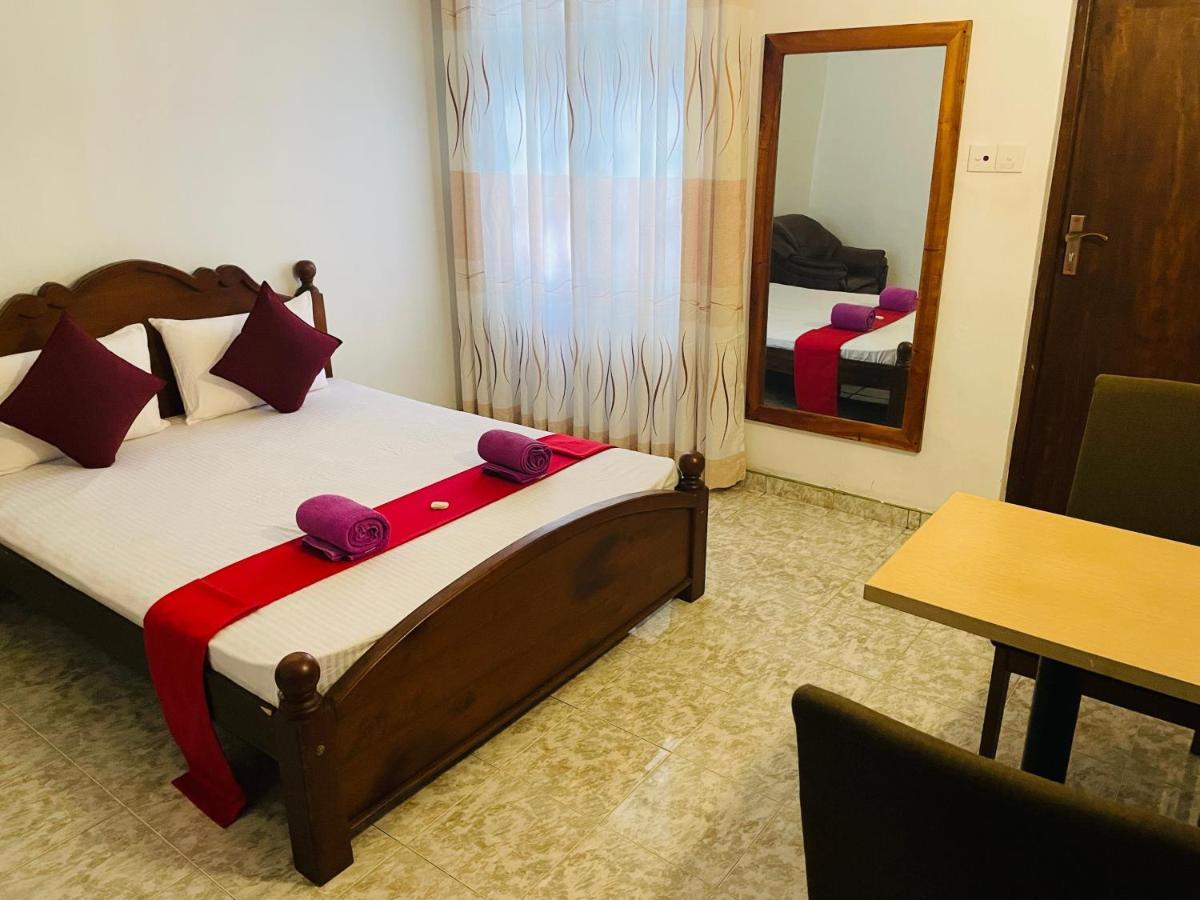 Ivana Homestay Kandy Zewnętrze zdjęcie