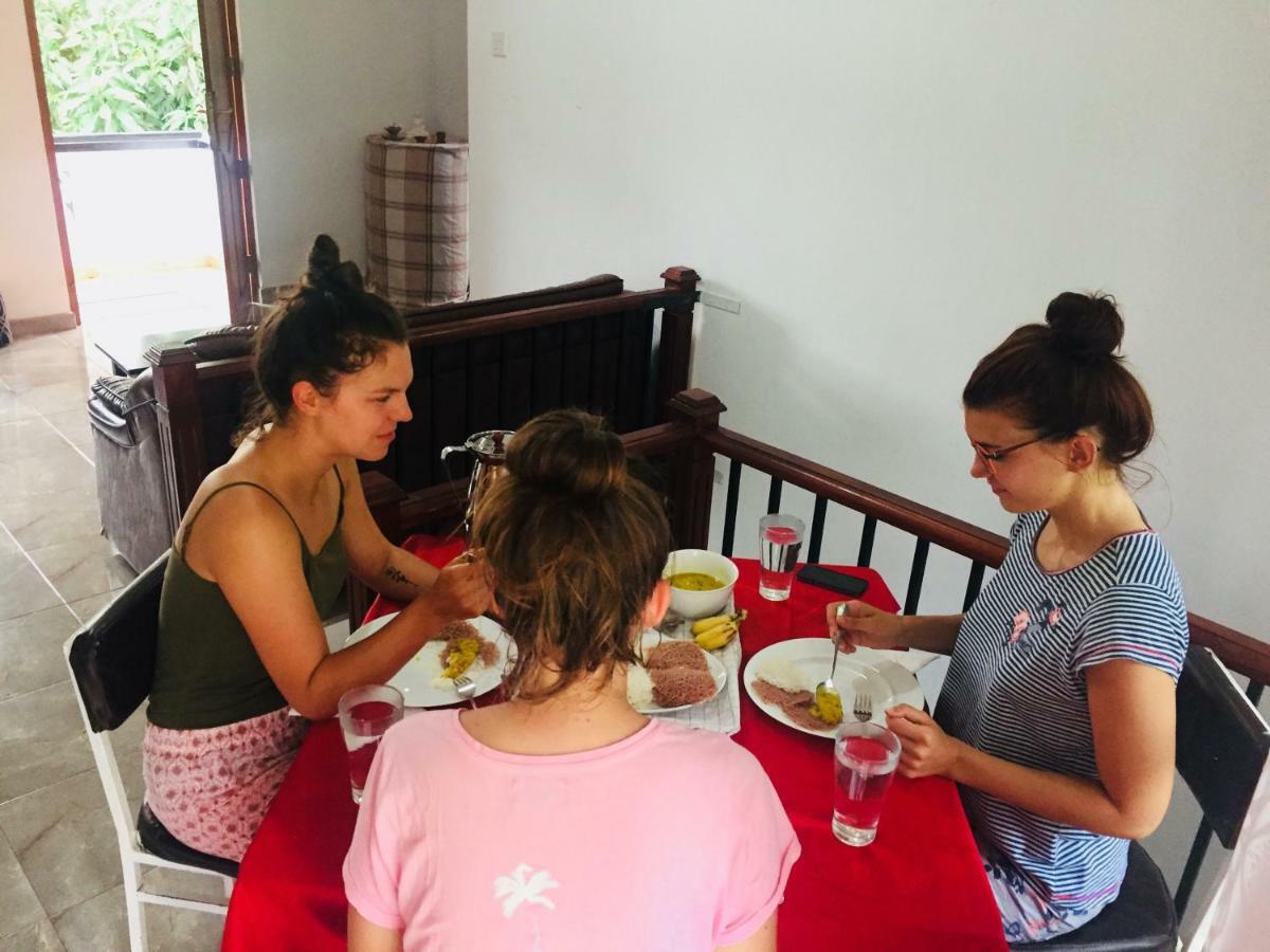 Ivana Homestay Kandy Zewnętrze zdjęcie